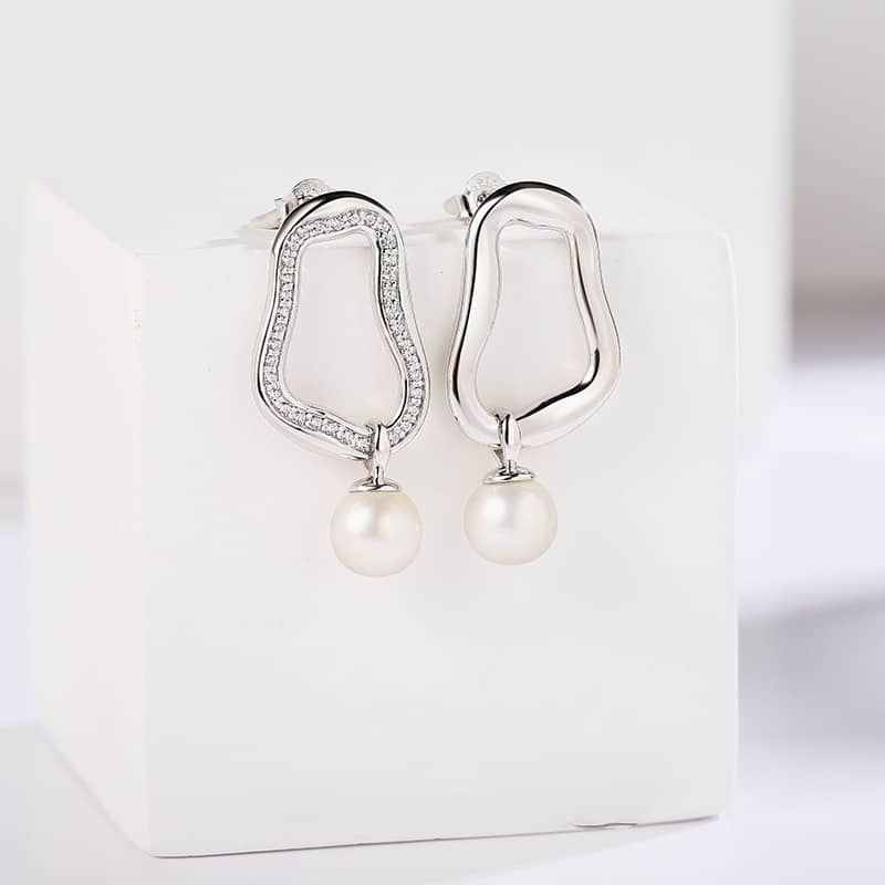 Asymmetrical  Pearl Drop Earrings - Image 3