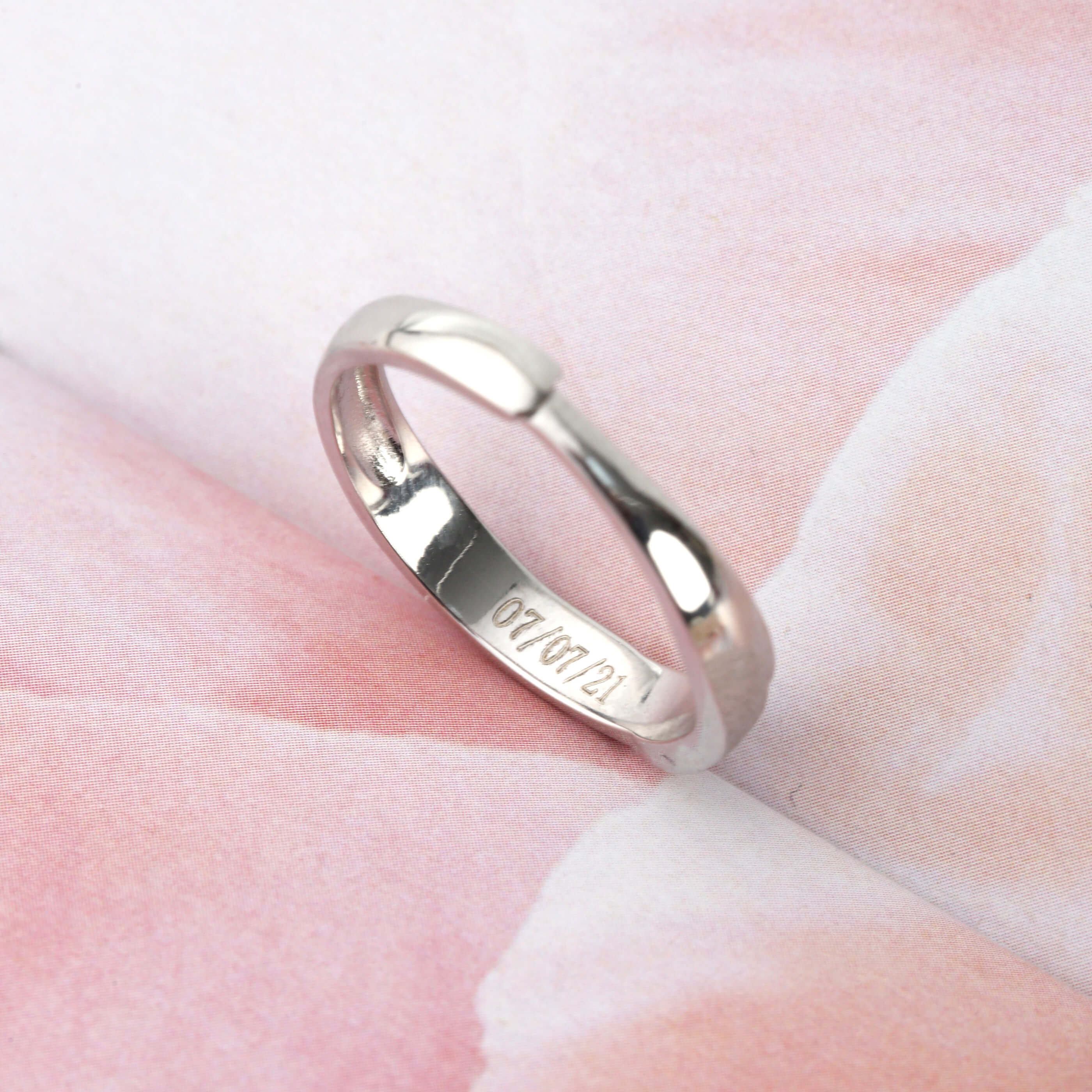 Minimalist Luxury Matching Rings - Image 5