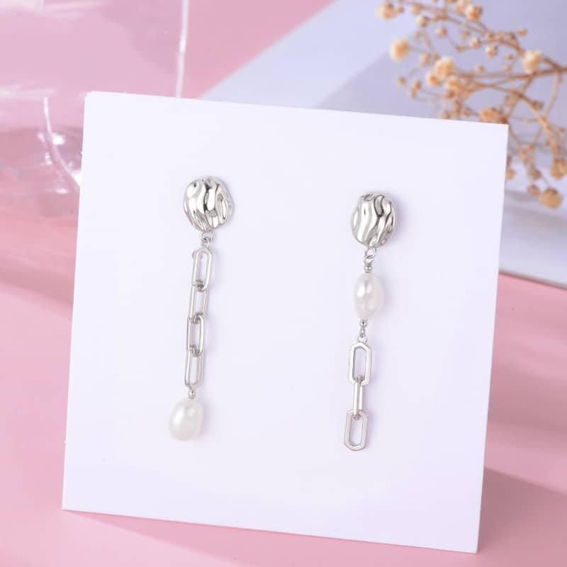 Paperclip Baroque Pearl Asymmetrical Tassel Earrings - Image 3