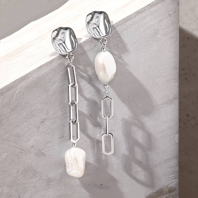 Paperclip Baroque Pearl Asymmetrical Tassel Earrings - Image 5