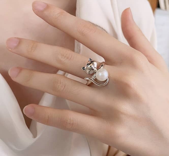 Playful Cat Pearl Ring - Image 4
